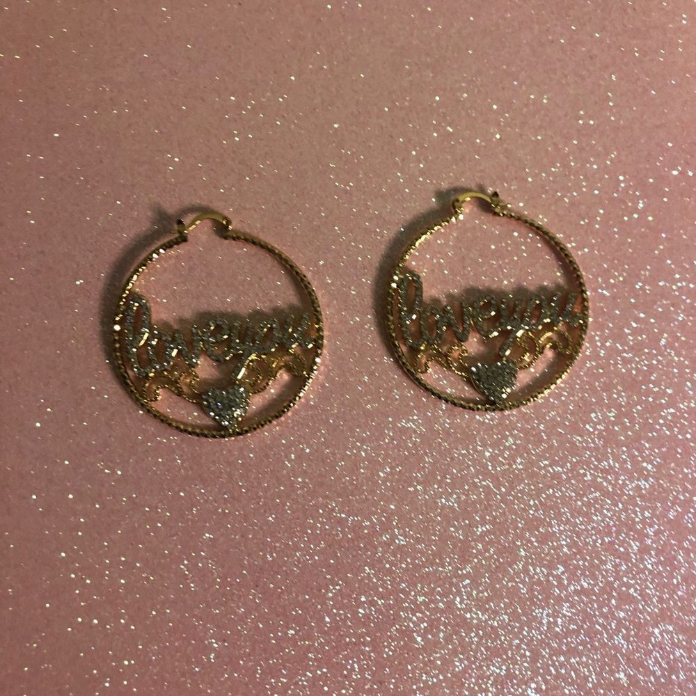 Gold Fashion Hoop Earrings.